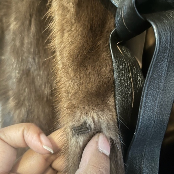 The bon Marche Fur salon belted mink coat. Classy, classi 1950s stylee fur coat! - Picture 13 of 13